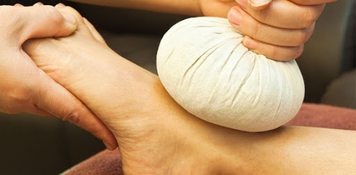 Potli Swedana herbal fomentation therapy Andheri Mumbai